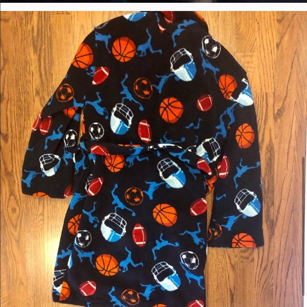 Boys’ Plush Robe - Picture 4 of 6